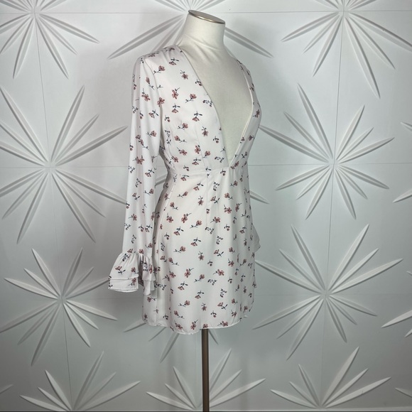 About Us Holly Floral Dress From Revolve - Picture 5 of 9